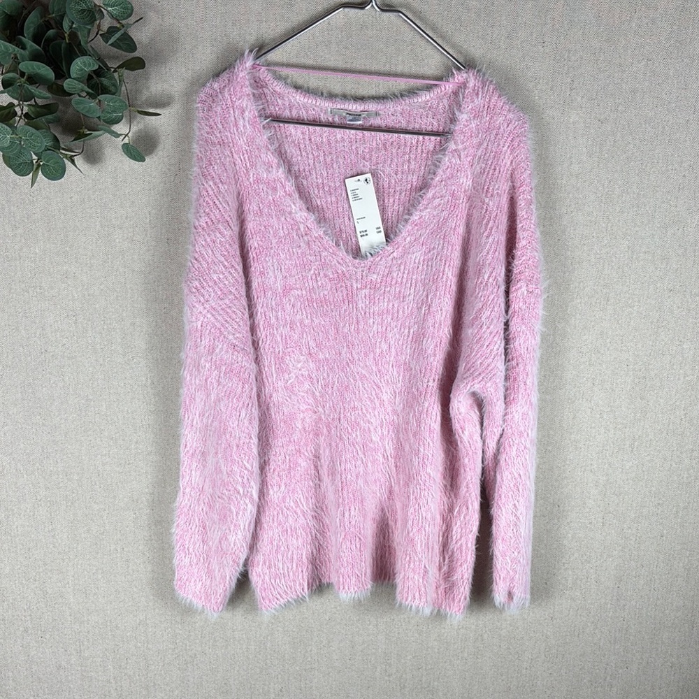 Kimchi Blue > New with Tags Pink Priscilla V-Neck Fuzzy Sweater Large - Picture 2 of 12